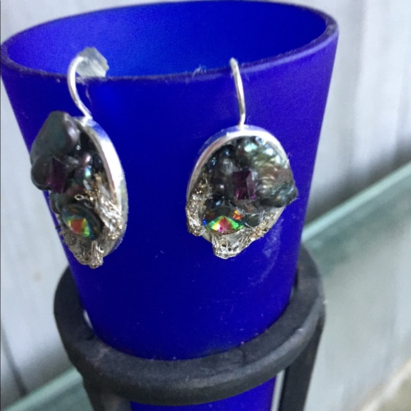 Gorgeous Sliver Geode Earrings - Picture 7 of 7